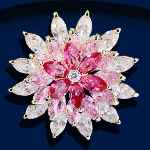 Snowflake Brooch Rotatable Brooch Zircon Snowflake Pin - Picture 6 of 6